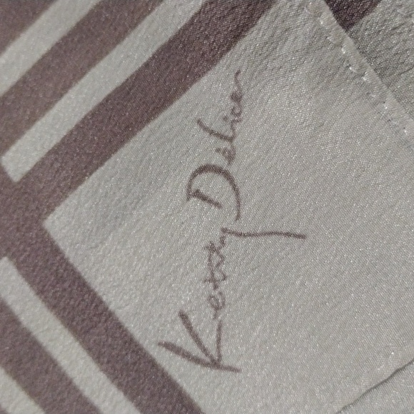 Vintage Brown Design 100% Silk light Scarf 34x34-inch, Excellent condition - Picture 11 of 11